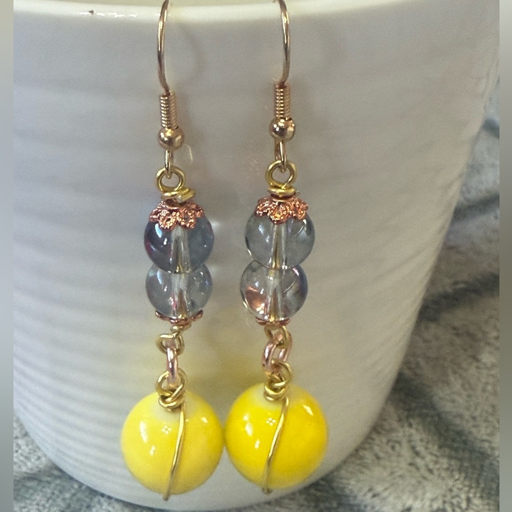 🌸4 for $10 NEW Handmade Yellow & Blue Beaded Dangle Earrings